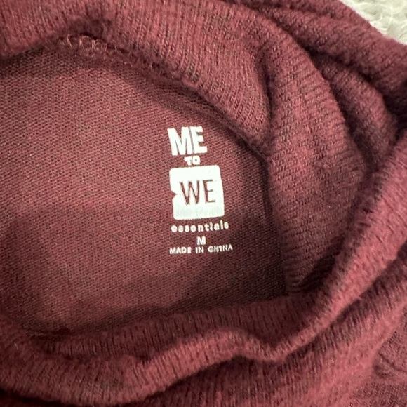 Burgundy turtleneck size medium - Picture 2 of 3
